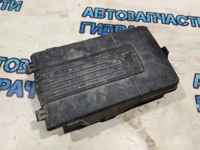 Крышка аккумулятора Audi A3  1K0915443C Отличное состояние