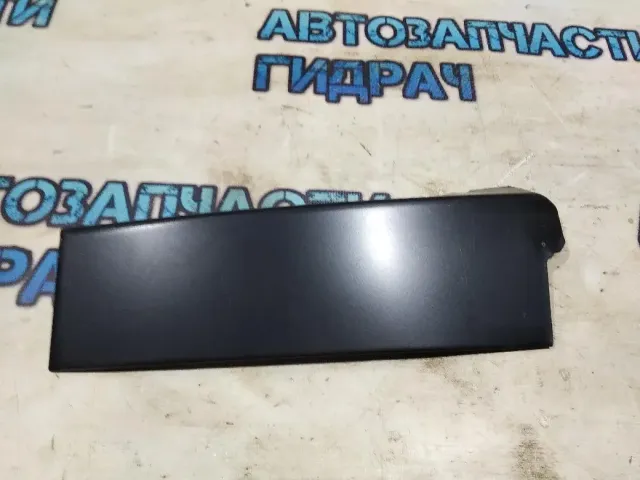 Накладка стойки правой Audi A3  8P3853290B1P9 Отличное состояние