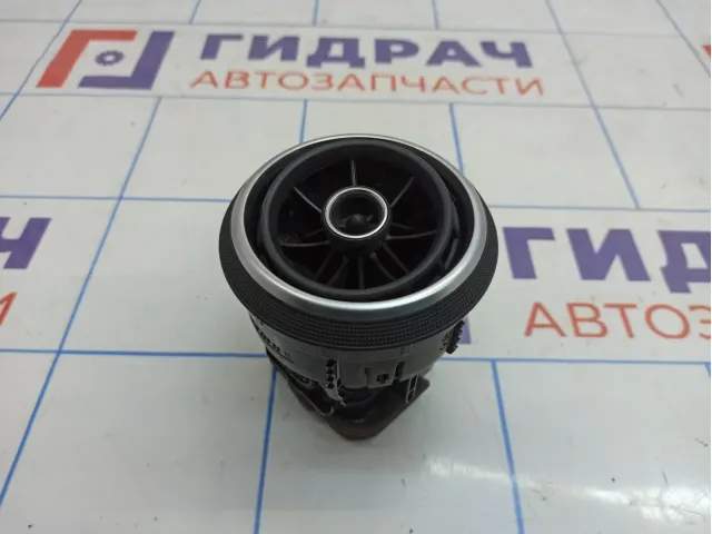 Дефлектор воздушный Audi A3 (8V) 8V0820901