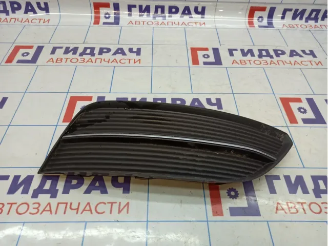 Решетка в бампер правая Audi A3 (8V) 8V3807682A