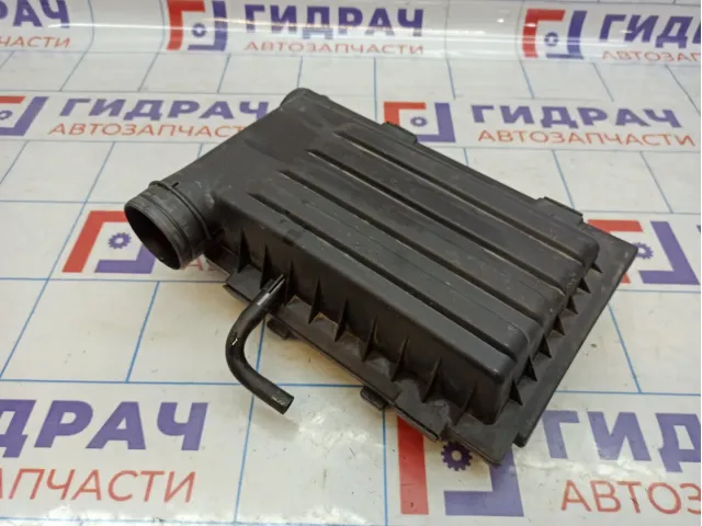 Корпус воздушного фильтра Audi A3 (8V) 04E129611G