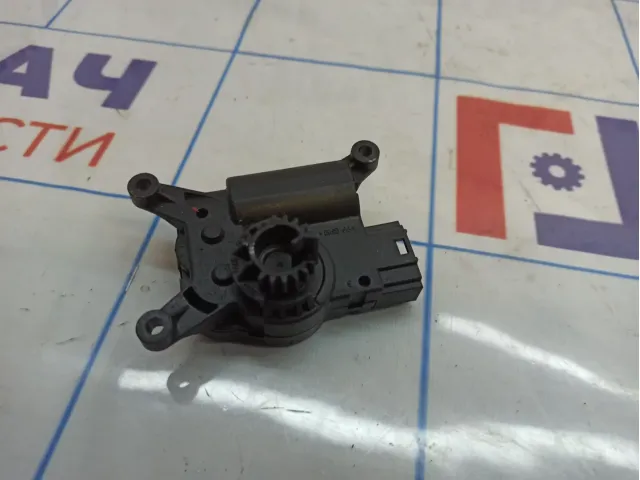 Моторчик заслонки отопителя Audi A3 (8V) 5Q0907511K