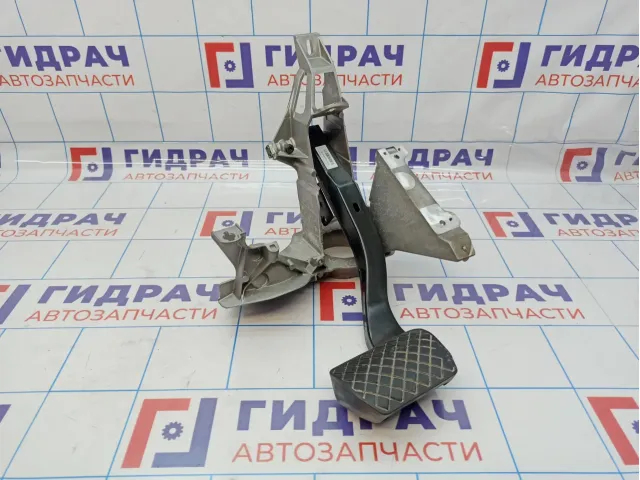 Педаль тормоза Audi A6 (С6) 4F1723140. Потертость.
