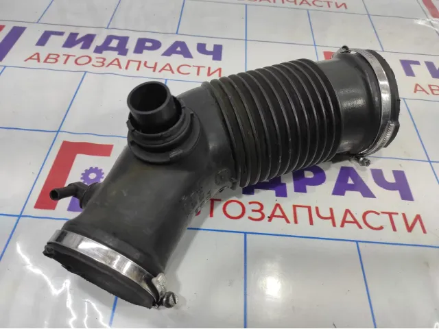 Резонатор воздушного фильтра Audi A6 (С6) 06E129629E.