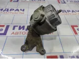 Опора двигателя левая Audi A6 (С6) 4F0199379. С кронштейном.