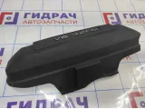 Накладка декоративная на двигатель Audi A6 (С6) 06E103925H. Сломано крепление.