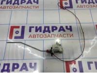 Активатор замка крышки бензобака Audi A6 (С6) 4F0862153B. Сломан разьем.