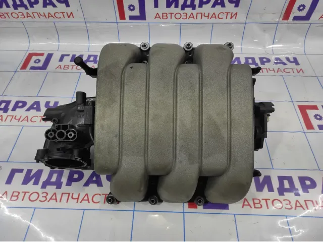 Коллектор впускной Audi A6 (С6) 06E133210F.