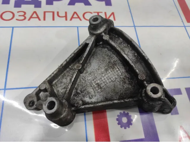 Кронштейн кондиционера Audi A6 (С6) 06E260835C.