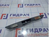 Накладка двери багажника Audi A6 (С6) 8P48275743FZ. Дефект.В сборе.