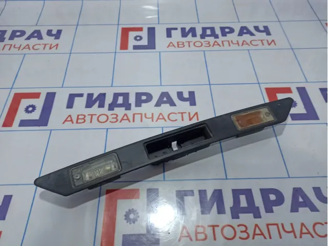 Накладка двери багажника Audi A6 (С6) 8P48275743FZ. Дефект.В сборе.