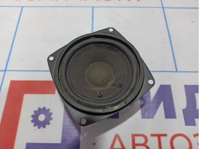 Динамик Audi A6 (С6) .