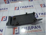 Накладка декоративная на двигатель Audi A6 (С6) 06E103926D. Дефект.