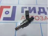 Форсунка инжекторная электрическая Audi A6 (С6) 13537561277.