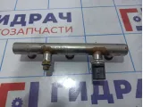 Рейка топливная левая Audi A6 (С6) 06E130089B.