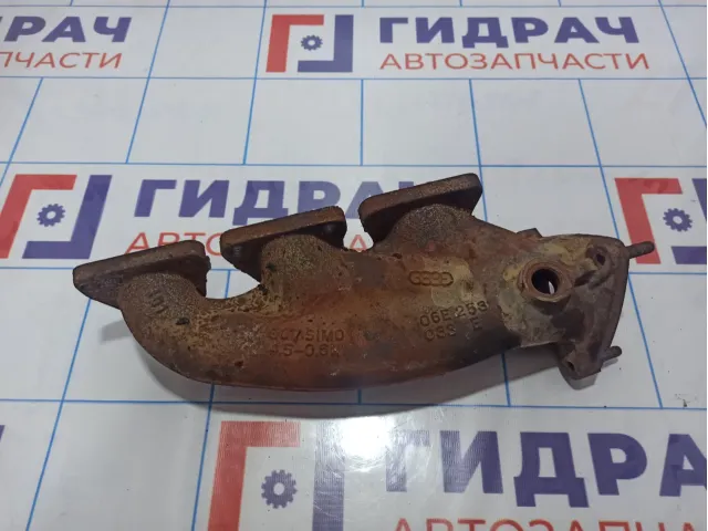 Коллектор выпускной левый Audi A6 (С6) 06E253033E.