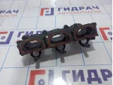 Коллектор впускной левый Audi A6 (С6) 06E133109. Дефект крепления.
