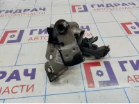 Кронштейн крепления троса КПП Audi Q7 (4L) 7L0721815B Кронштейн крепления троса КПП Audi Q7 (4L) 7L0721815B