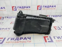 Корпус воздушного фильтра левый Audi Q7 (4L) 7L6128601N