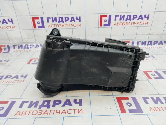 Корпус воздушного фильтра левый Audi Q7 (4L) 7L6128601N