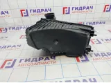 Корпус воздушного фильтра левый Audi Q7 (4L) 7L6128601N
