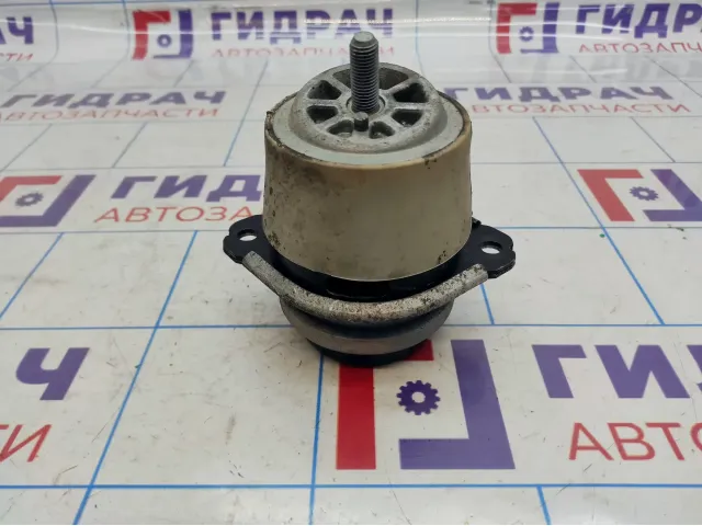 Опора двигателя левая Audi Q7 (4L) 7L6199131A