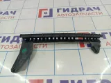 Направляющая стекла двери заднего правого Audi Q7 (4L) 4L0839068