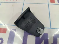 Кронштейн крепления обшивки двери Audi Q7 (4L) 4L0831541