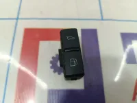 Кнопка открывания лючка бензобака Audi Q7 (4L) 4L1959833