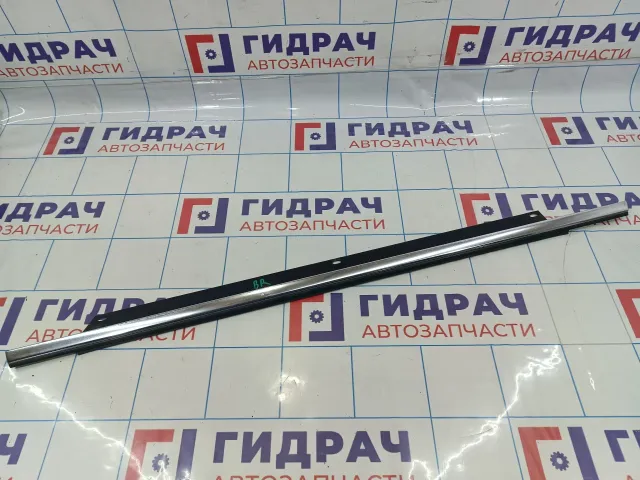 Накладка стекла заднего правого Audi Q7 (4L) 4L0853764A