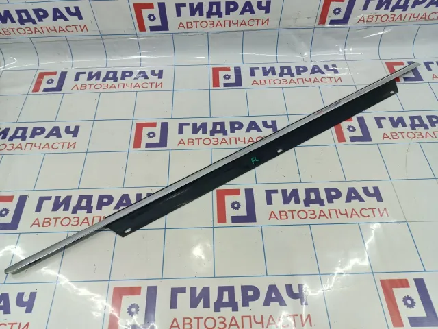 Накладка стекла переднего левого Audi Q7 (4L) 4L0853283C