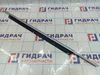 Накладка стекла переднего правого Audi Q7 (4L) 4L0853284C