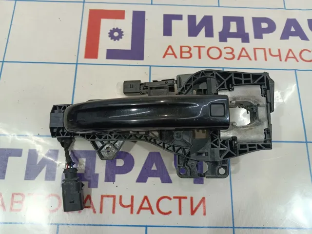 Ручка двери наружная передняя левая Audi Q7 (4L)