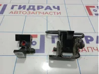 Петли двери задней левой Audi Q7 (4L)