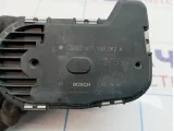 Заслонка дроссельная электрическая Audi Q7 (4L) 077133062A
