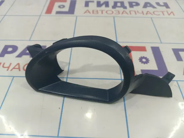 Рамка противотуманной фары правой Audi Q7 (4L) 4L0807490