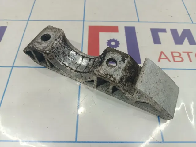 Кронштейн крепления переднего стабилизатора Audi Q7 (4L) 7L0411063B