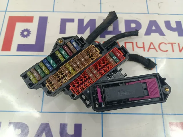 Блок предохранителей Audi Q7 (4L)