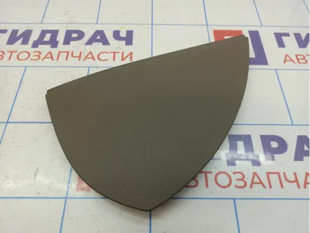 Накладка на торпедо правая с торца Audi Q7 (4L) 4L0857086A