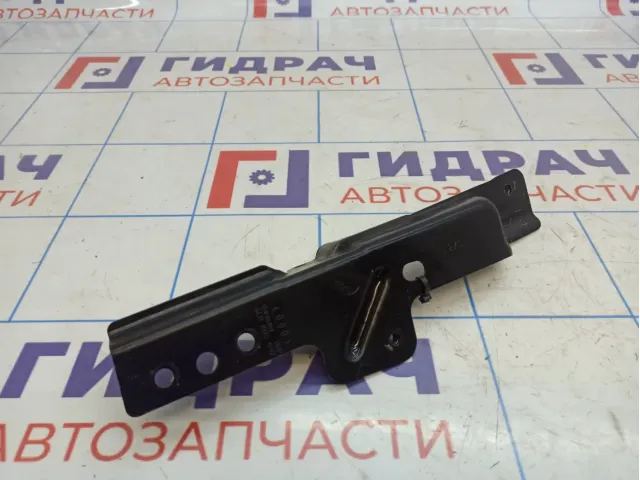 Кронштейн воздушного фильтра левый Audi Q7 (4L) 4L0805697
