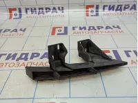 Кронштейн переднего бампера левый Audi Q7 (4L) 4L0807333