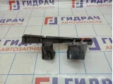 Кронштейн переднего бампера левый Audi Q7 (4L) 4L0807333