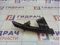 Кронштейн переднего бампера правый Audi Q7 (4L) 4L0807334