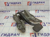 Педаль тормоза Audi Q7 (4L) 7L0723142B Педаль тормоза Audi Q7 (4L) 7L0723142B