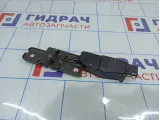 Ответная часть замка багажника Audi Q7 (4L) 4F9827383B