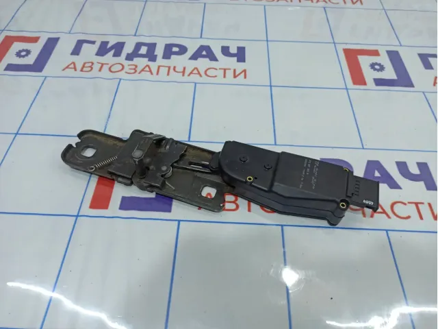 Ответная часть замка багажника Audi Q7 (4L) 4F9827383B