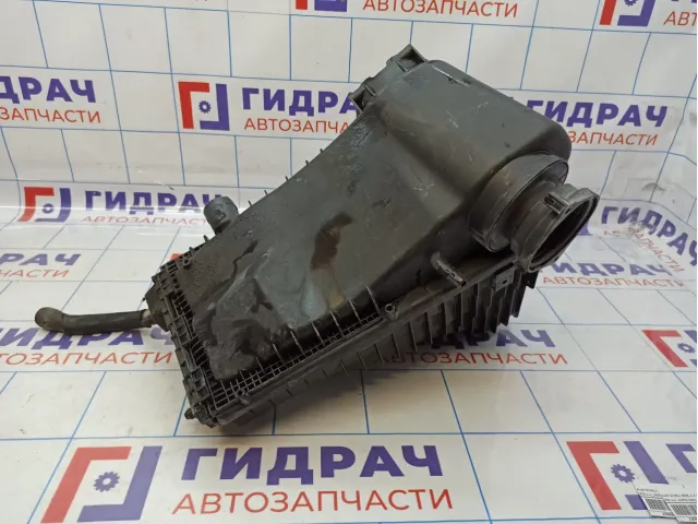 Корпус воздушного фильтра правый Audi Q7 (4L) 7L6129607BE