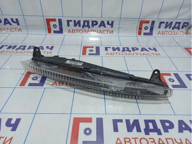 Указатель поворота в бампер правый Audi Q7 (4L) 4L0953042