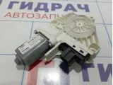 Моторчик стеклоподъемника левый Audi Q7 (4L) 4L0959801B