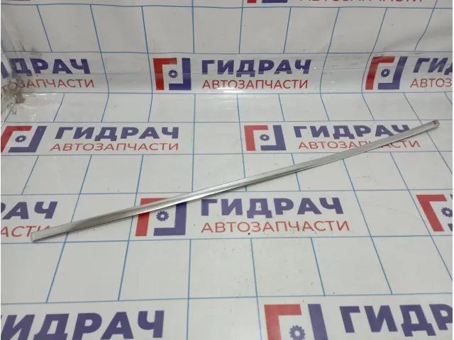 Накладка стекла заднего правого Audi Q7 (4L) 4L0853816F